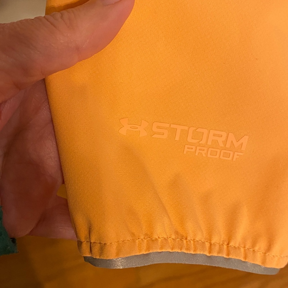 Under Armour Jacket - Picture 11 of 11